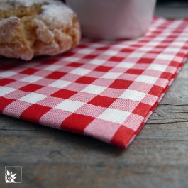 Die Papierservietten haben eine Größe von 25 x 25 und sind einseitig bedruckt.