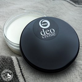 Walde Deo Creme Samt mit natürlichen Inhaltsstoffen, ohne Alkohol, Aluminiumsalze und Konservierungsstoffe.