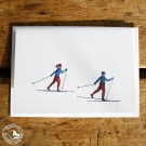 Gmund Klappkarte „Ski-Langlauf" mit Illustration, Prägung und Umschlag aus Gmund-Papier